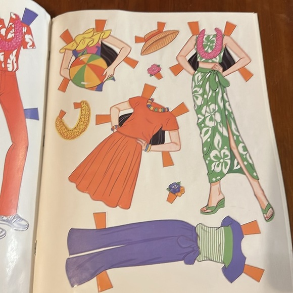 NWT Vintage Tropical Barbie Uncut Paper Dolls Golden Circa 1986 - Picture 7 of 8